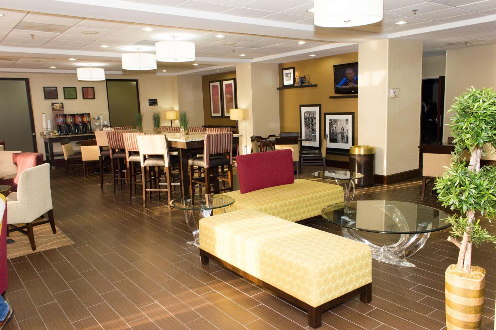 Hampton Inn Atlanta-Fairburn Main image 1
